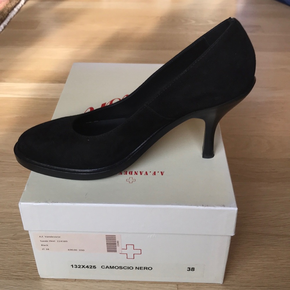 A.F. Vandevorst black pumps